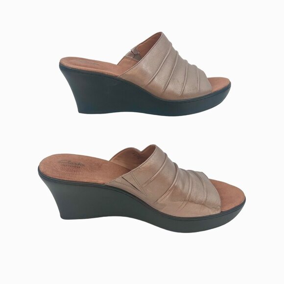 CLARKS ARTISAN METALLIC MUTED GOLD LEATHER WEDGE SANDALS - 11 - Picture 2 of 12